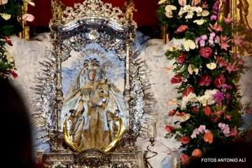 Máxima expectación en la bajada de la Virgen del Pino (Foto Antonio Alí)